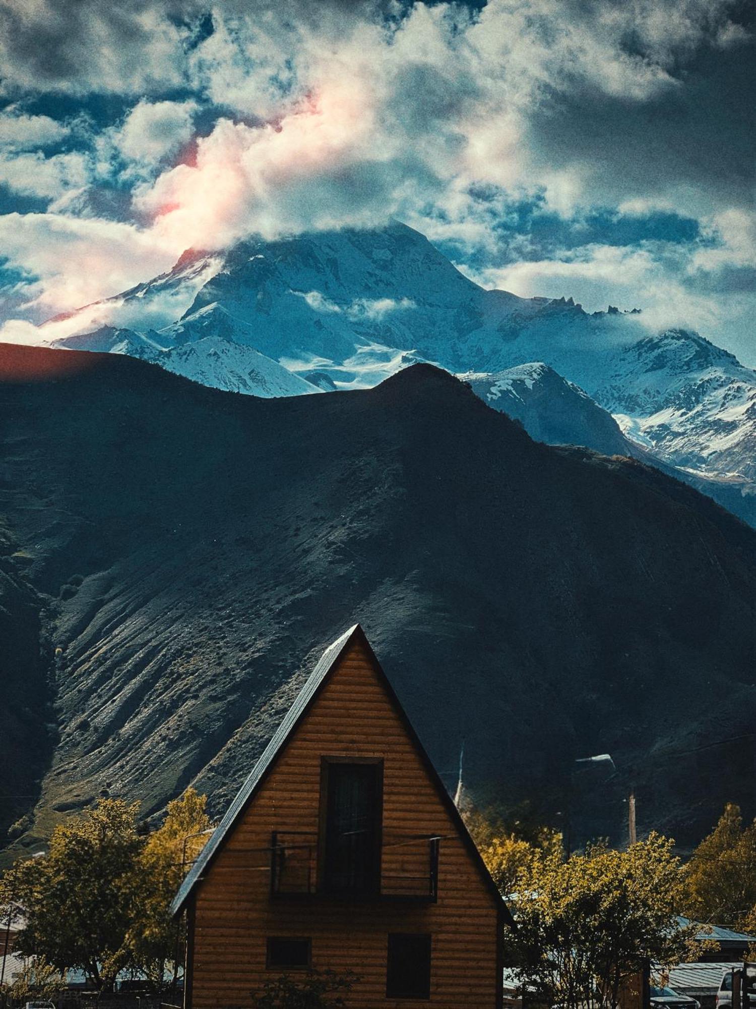 Sunset Cottage Kazbegi الغرفة الصورة
